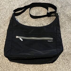 BAGGALLINI SIDEKICK RFID LARGE CROSSBODY BAG BLACK NYLON